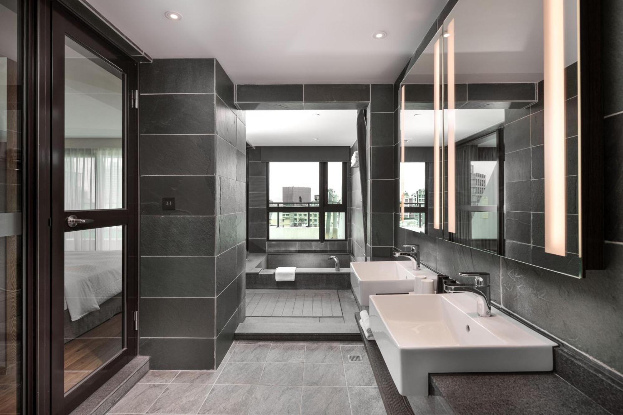 Four Points By Sheraton Yilan Jiaoxi Eksteriør bilde